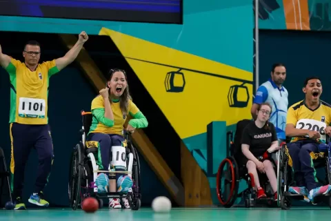 Tênis: Laura Pigossi faz 1º jogo do Brasil no Billie Jean King Cup - Acre  Agora 